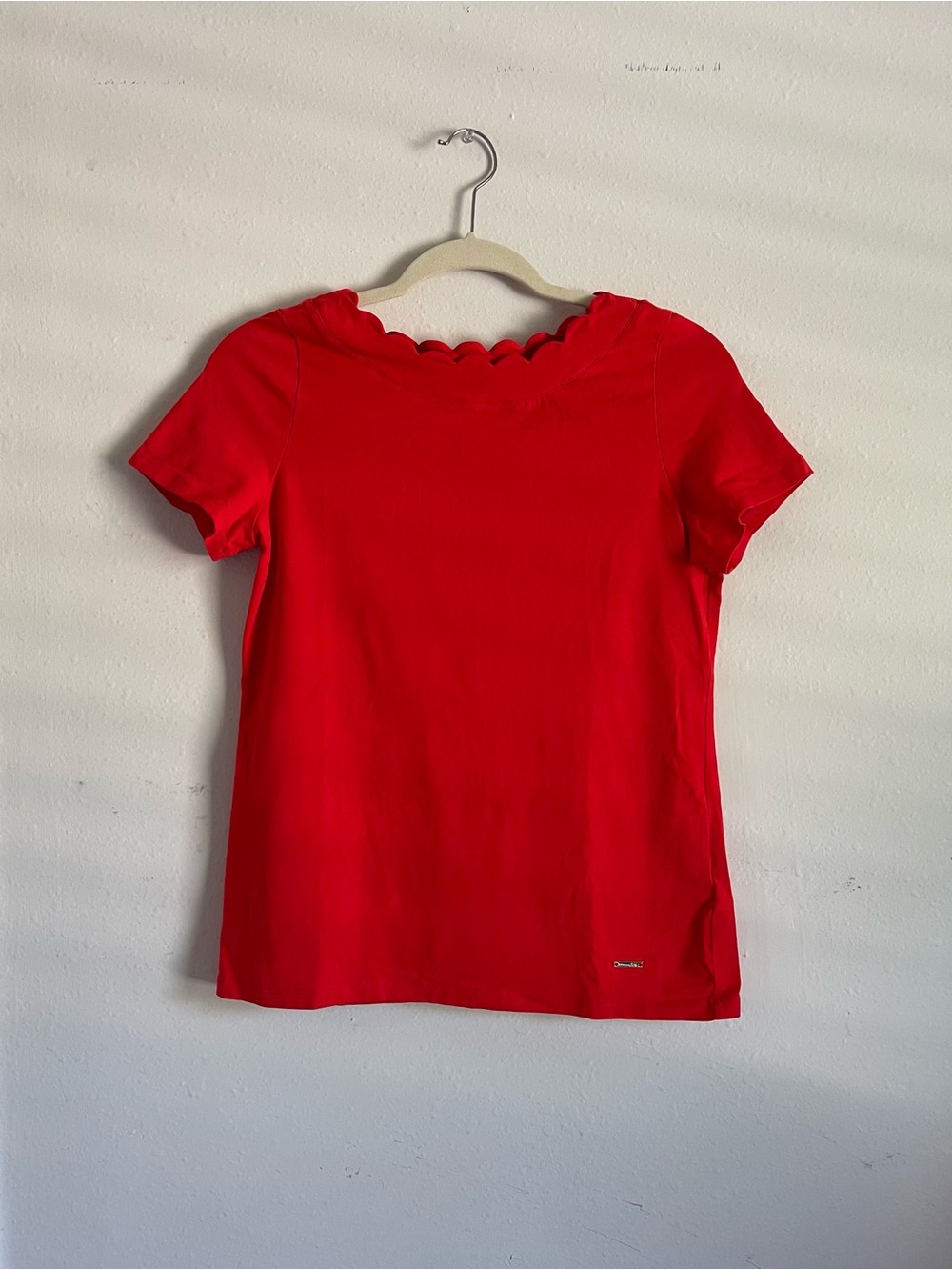 Anne Klein Red Scalloped Neck Short Sleeve Tee